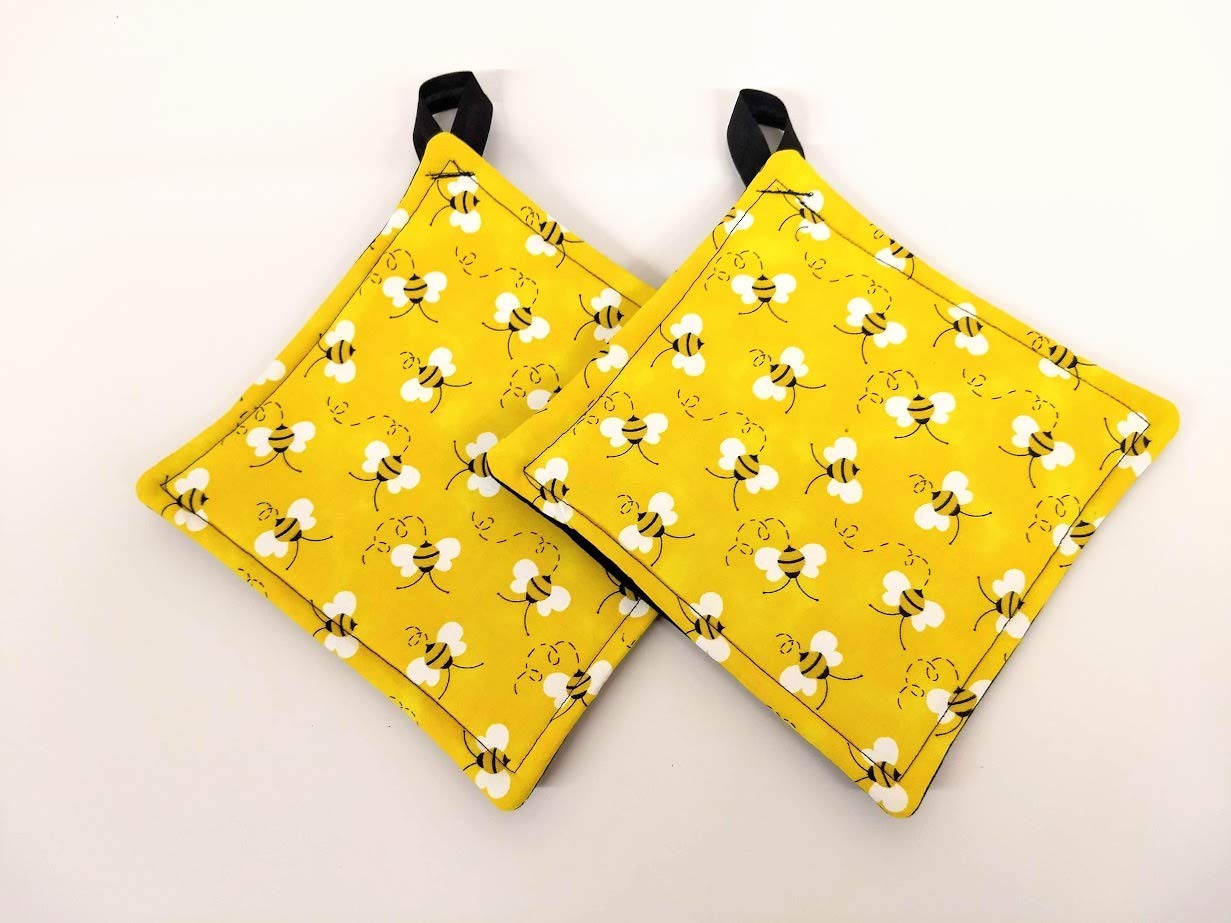 Honey Bee Potholder or hot pad set with hanging loop Handmade