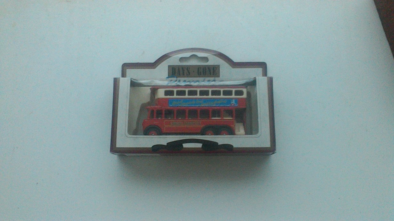 Days Gone LLEDO PREMIER COLLECTION MADE IN ENGLAND 1928 KARRIER E6 TTROLLY BUS BOVRIL.