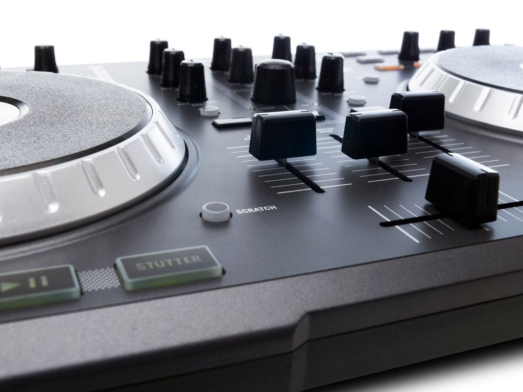 Numark Mixtrack USB DJ Controller for Mac and PC Numark Amazon.co.uk