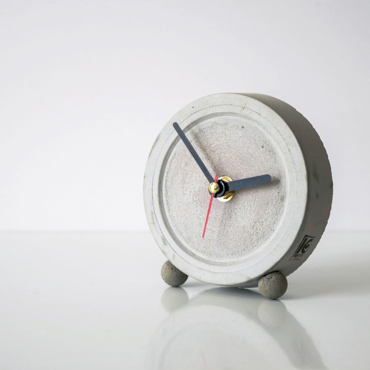 Kuco Design Stylish Handmade Grey Concrete Round Desk Clock - Modern Interior Decor For Home Or Office - Stunning Gift For Minimalist Style Lovers