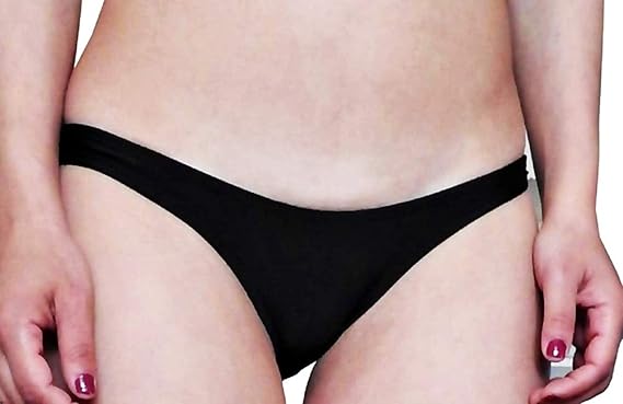 fille noir en string