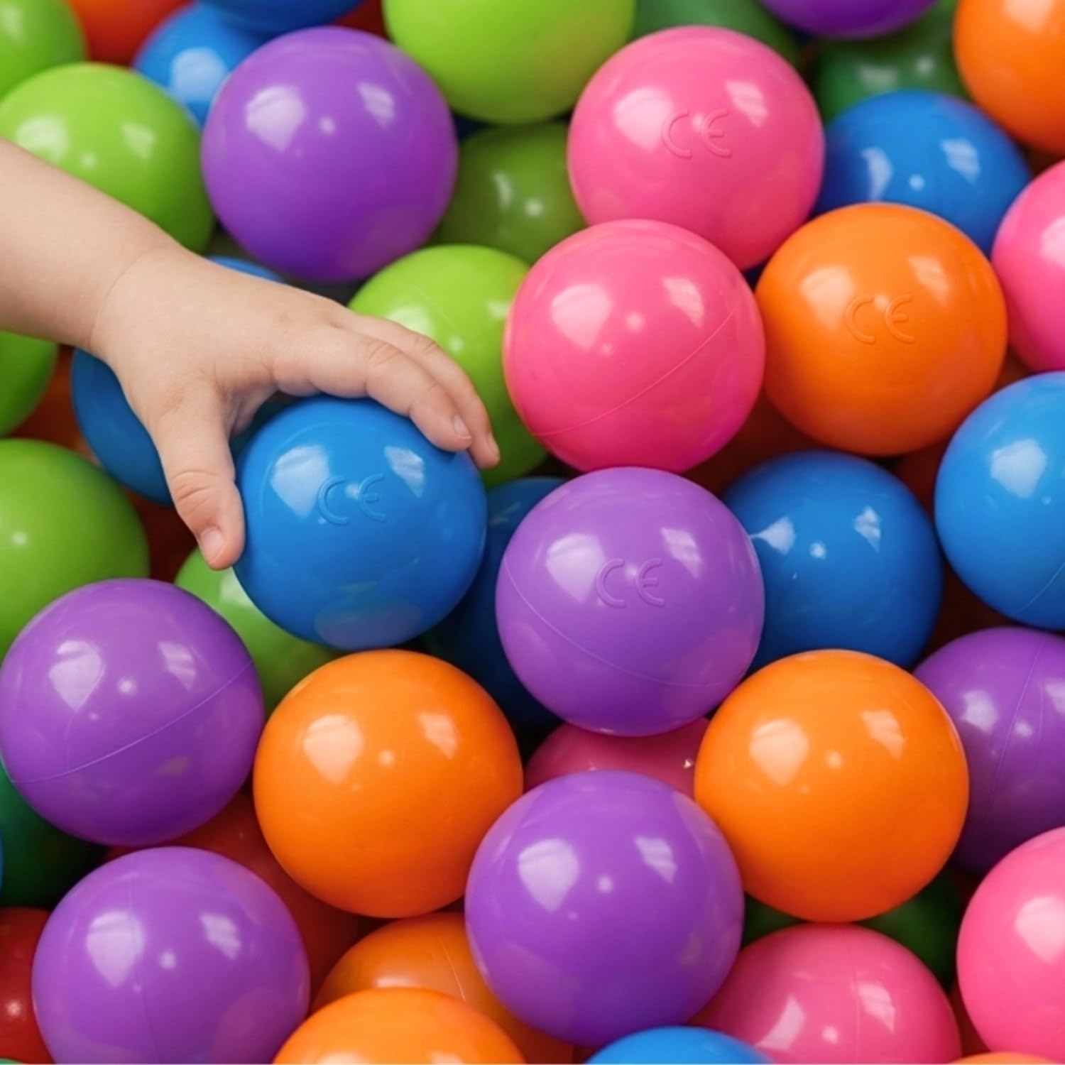 LittleTom Newborn Safe: 50 Colorful Ball Pit Balls - 5,5cm - Kids Plastic Ballpool Toys - Durable Baby Play Spheres for Nursery and Playroom - Early Learning Accessories for Tent, Playpen and Garden