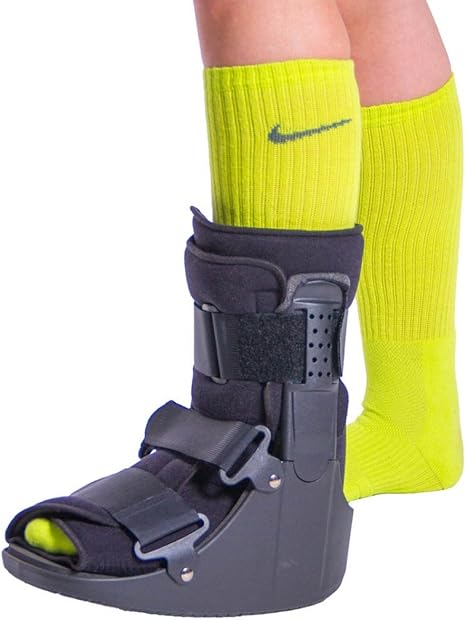 Amazon Com Braceability Short Broken Toe Boot Walker For Fracture Recovery Protection And Healing After Foot Or Ankle Injuries Medium Health Personal Care