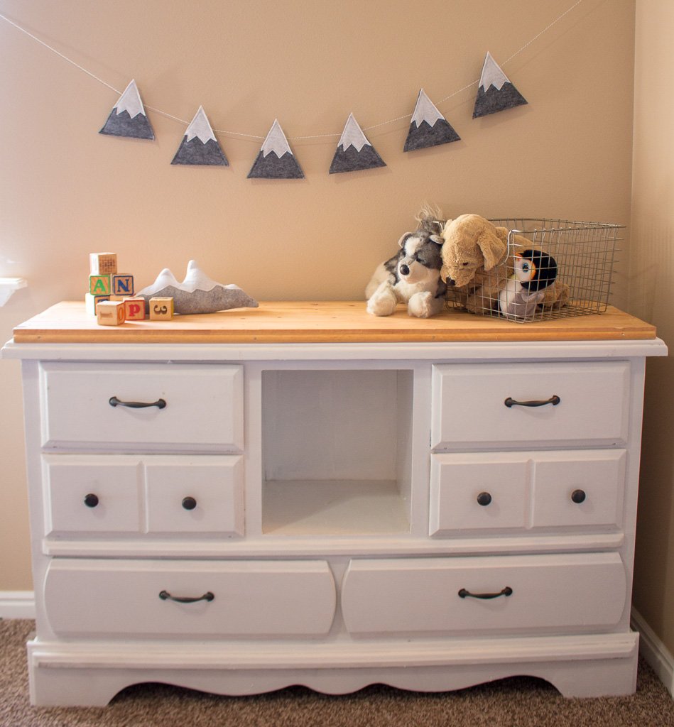 woodland theme nursery decor
