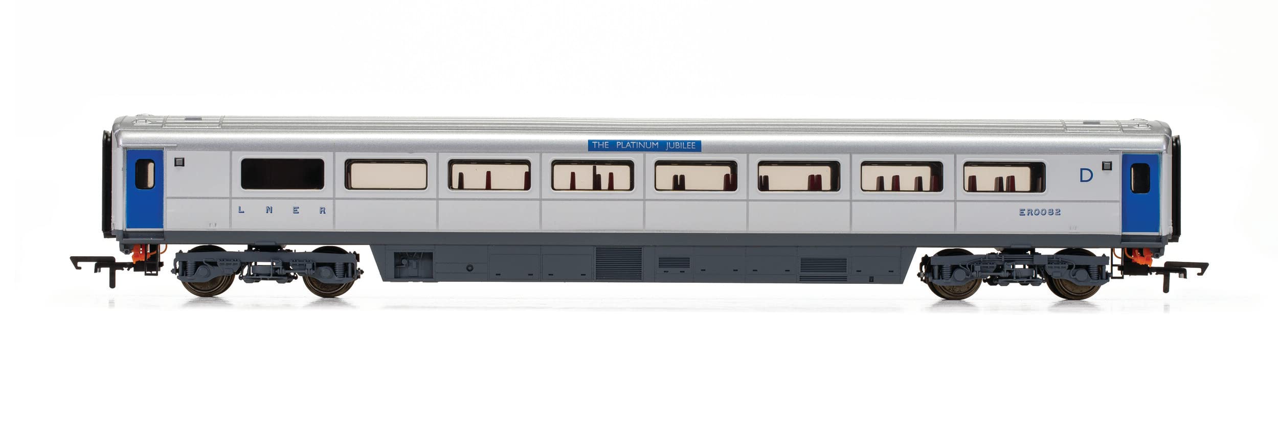 Hornby Coach Car - R40355B Platinum Jubilee of Queen Elizabeth II, Mk3 Sliding Door, Trailer First Disabled Train Toy, 00 Gauge Carriage for Train Set, Rolling Stock Models - 1:76 Scale Model Gift