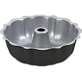 Cuisinart Chef's Classic Nonstick Bakeware 9-1/2-Inch Fluted Cake Pan,Silver