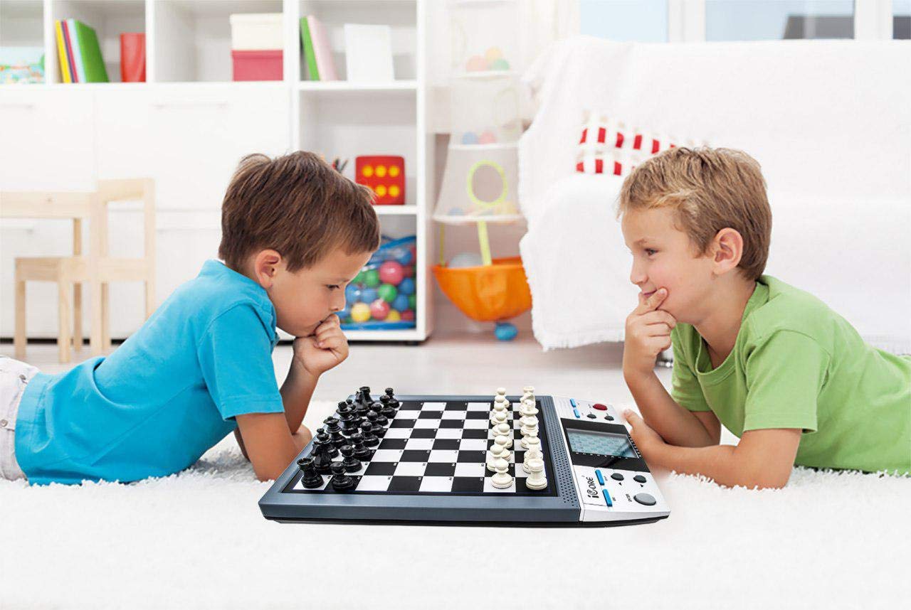 Chess computers playing