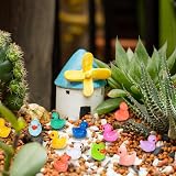 JOLCEEY 120pcs Mini Ducks 10 Colors Resin Tiny Ducks for Aquarium Dollhouse view 6