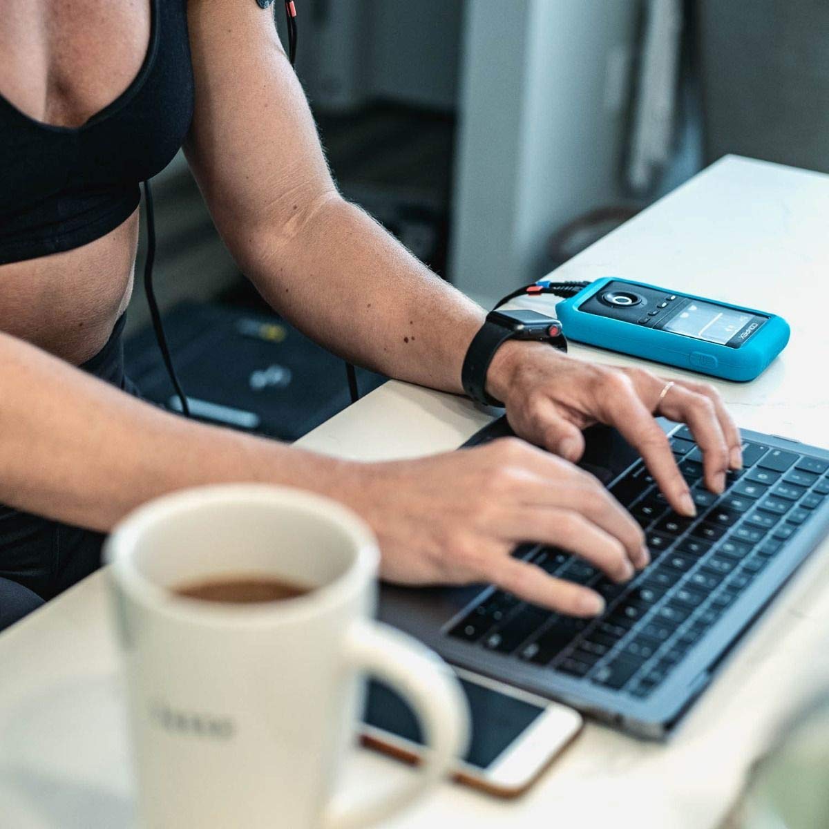 Compex Edge 3.0 Muscle Stimulator with TENS Kit, 4 Programs, Helps facilitate and Improve Muscle Performance, Blue
