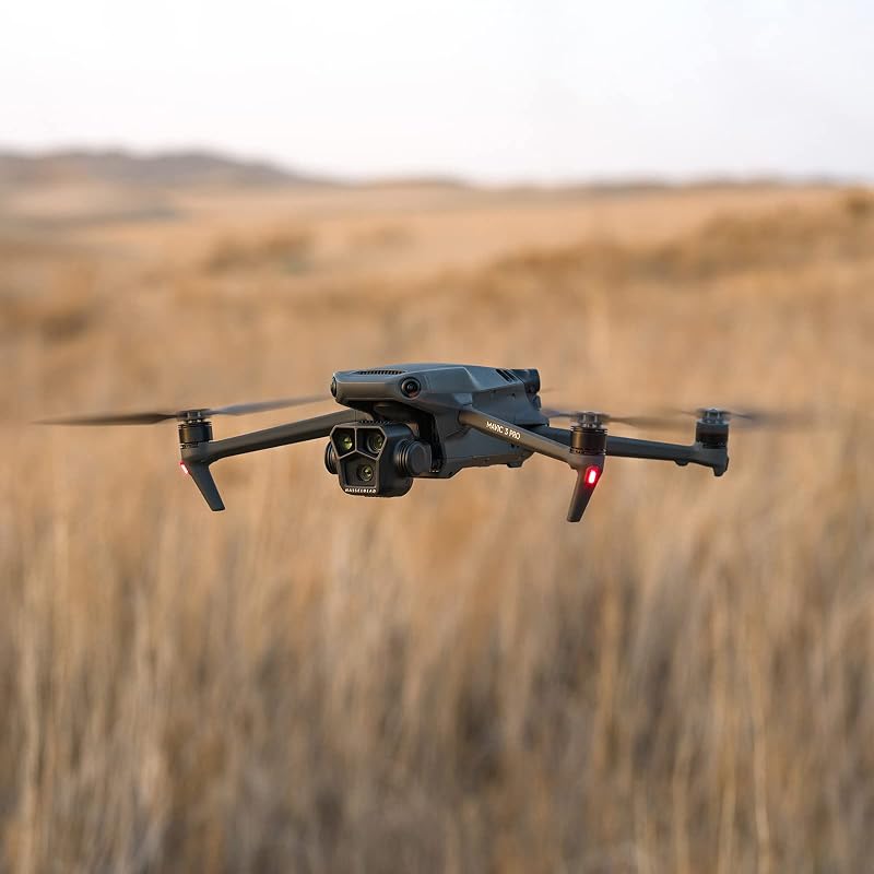 Mavic 3 Pro Fly More Combo mit DJI RC Pro (leuchtstarker Bildschirm), 4/3 CMOS Hasselblad-Kamera, drei Intelligent Flight Batteries, Ladestation, ND-Filterset, Kameradrohne für Erwachsene