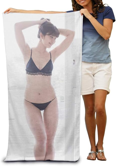 Amazon Co Jp 稲村亜美 いなむら あみ バスタオル ビーチタオル ビーチマット ホテルスタイル ソフトタオル 海水浴 大きい 薄手 吸水性バスビーチタオル 抗菌防臭 おしゃれ ホーム キッチン