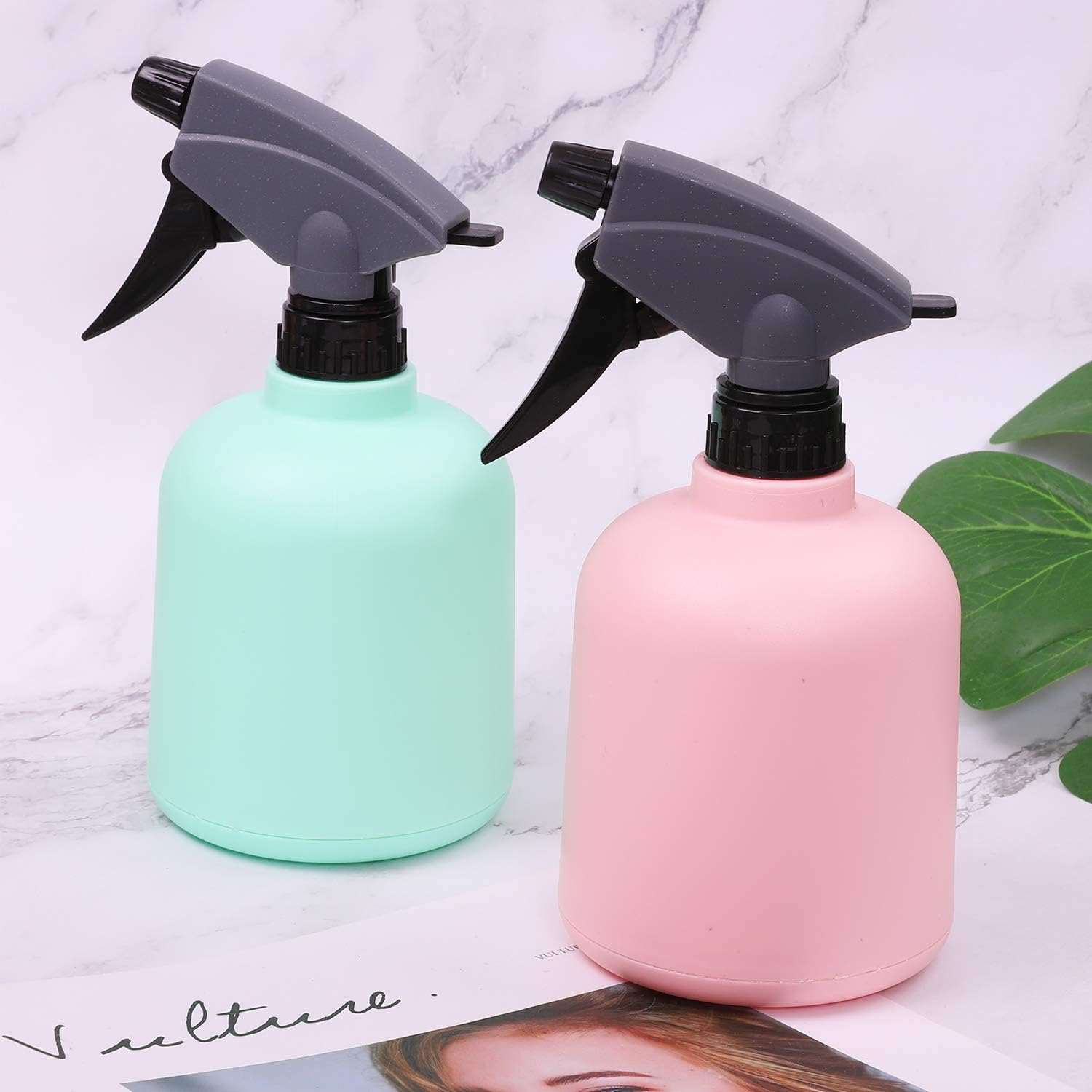 URATOT 2 Pieces Green and Pink Plastic Spray Bottle Empty Spray Bottle Colorful Bottles for Gardening, Cleaning, 600ml : Garden & Outdoor