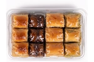 Loccumia Baklava Pastry Gift Box Halal Snacks with Chocolate, Pistachios, Walnuts, Hazelnuts, Shatila Arabic Greek Turkish Baklava, Christmas Gift (Small)