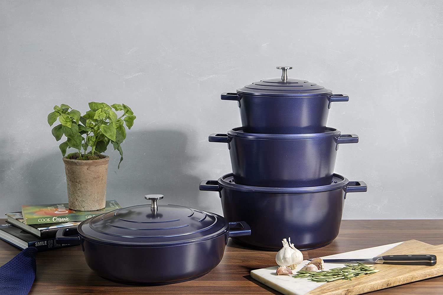 MasterClass Cast Aluminium Casserole Dish, Blue, 20cm/2.5Litre, Gift Boxed, 2.5 L - Image 5
