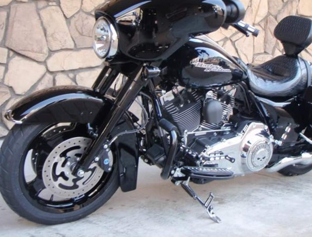 HARLEY DAVIDSON GLOSS BLACK MUSTACHE ENGINE GUARD HIGHWAY BAR CRASH