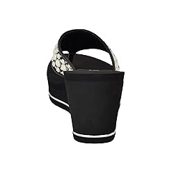 GUESS Women's Silus Wedge Sandal, Black, 6.5