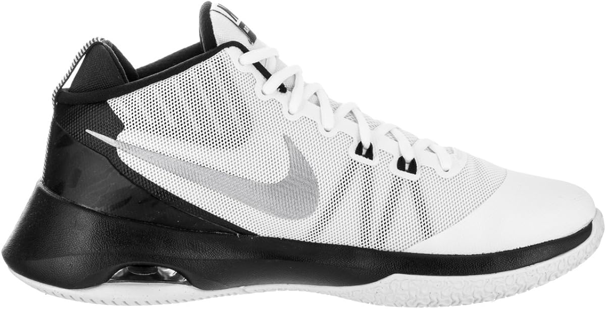 nike versatile basketball shoes