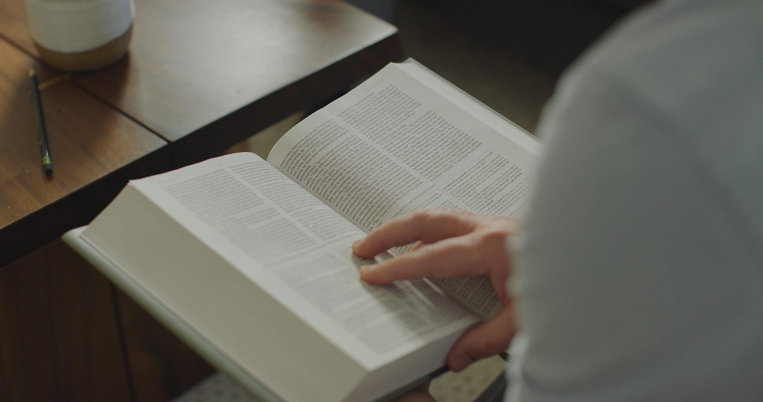 ESV Men's Study Bible (Hardcover): Holy Bible, English Standard Version ESV Men's Study Bible (Hardcover): Holy Bible, English Standard Version Hardcover