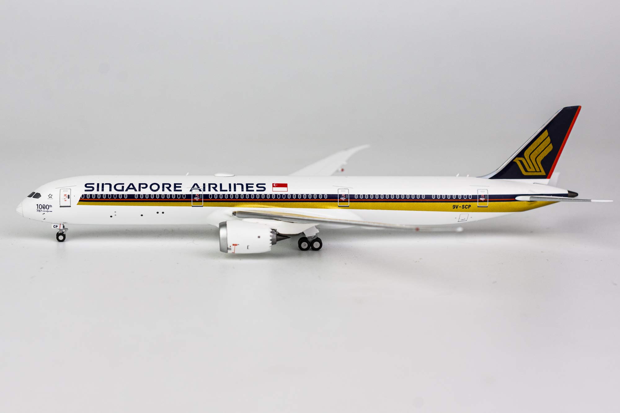 1:400 NG Models Singapore Airlines 787-10 9V-SCP 100th Dreamliner 56008