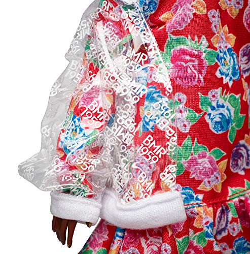 Barbie GHT94 BMR 1959 Streetwear Signature bewegliche Puppe brünett, mit transparenter Bomberjacke und Kapuzenkleid, inkl. Accessoires und Puppenständer – Bild 4