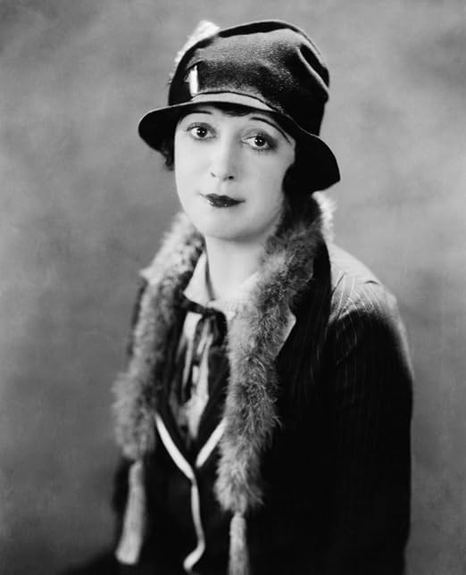 Amazon.com: Posterazzi EVCPBDMANOEC014H Mabel Normand In Hal Roach/Pathe  Comedies 1926-27 Photo Print, 8 x 10: Posters & Prints