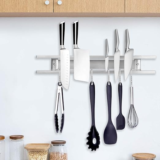 Amazon 多目的機能ステンレス製マグネットナイフラック 壁掛け包丁立て 包丁スタンド 磁気ナイフホルダー ナイフラックストリップ 取り外し可能なフック6個付き キッチンナイフ キッチン用品 バー ガレージツール用 簡単装着 キッチン収納 16インチ 包丁立て