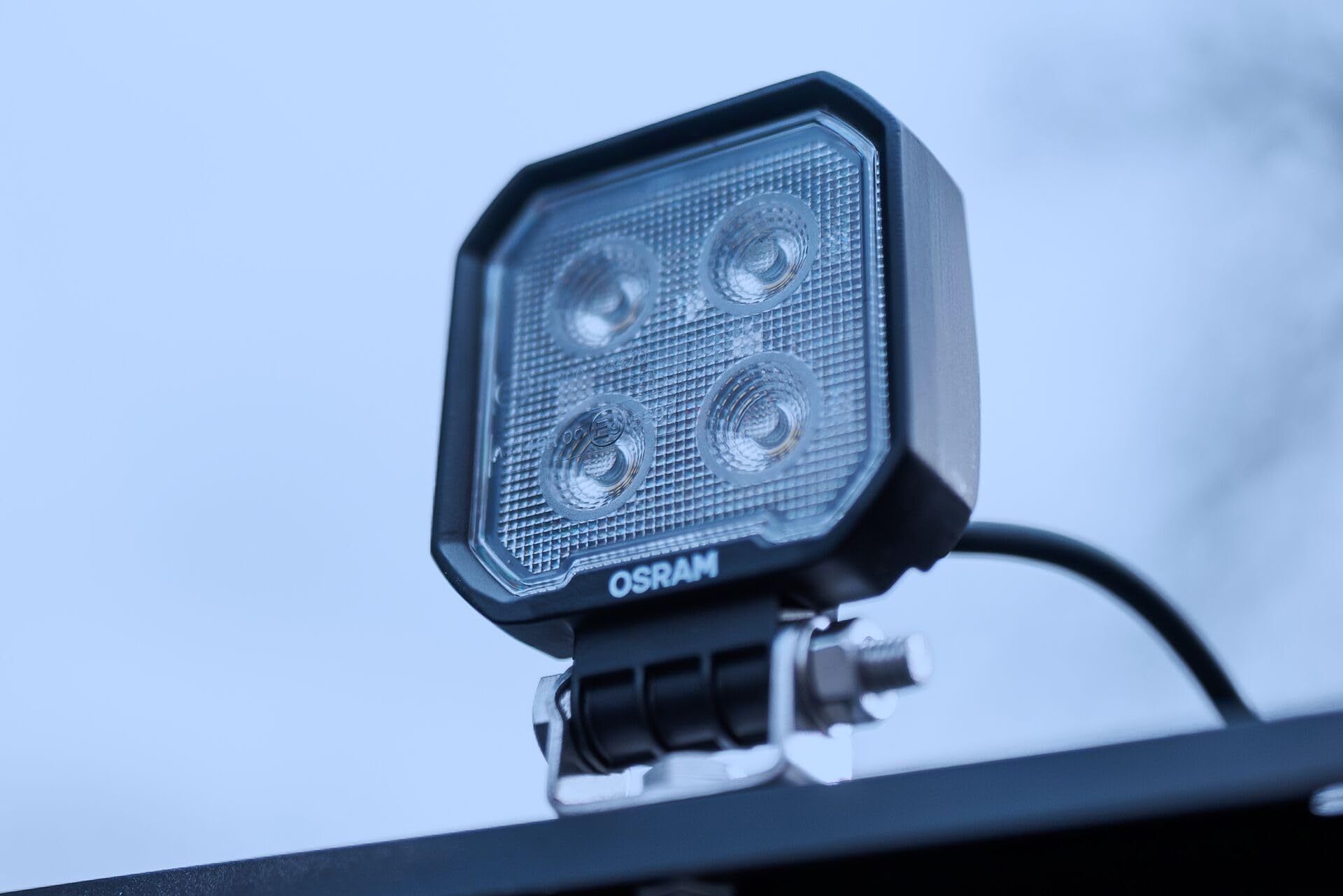 Osram LEDriving Cube WL VX80-WD, LEDWL105-WD, OFF ROAD, LED Arbeitsscheinwerfer, 1350 Lumen, Lichtstrahl bis zu 47 m, 12V/24V, Faltschachtel (1 Lampe) 5