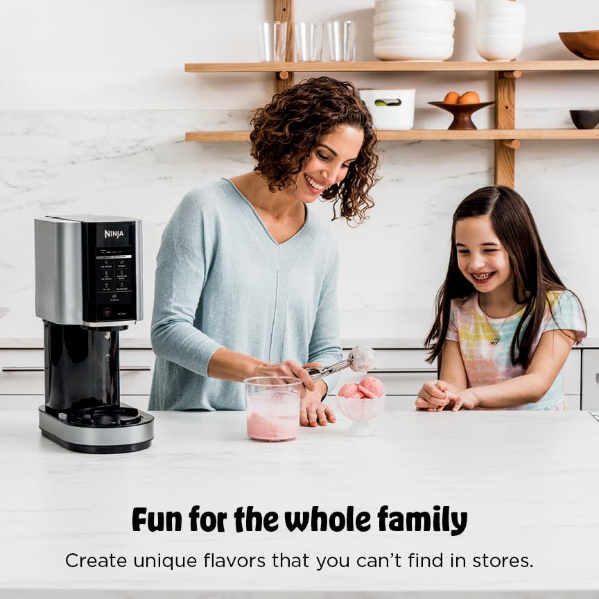 Ninja NC301 CREAMi máquina para hacer helados, para helados, mezclas, batidos, sorbetes, tazones para batidos y más, 7 programas de un solo toque, con (2) recipientes de pinta y tapas, tamaño compacto, perfecto para niños, plateado