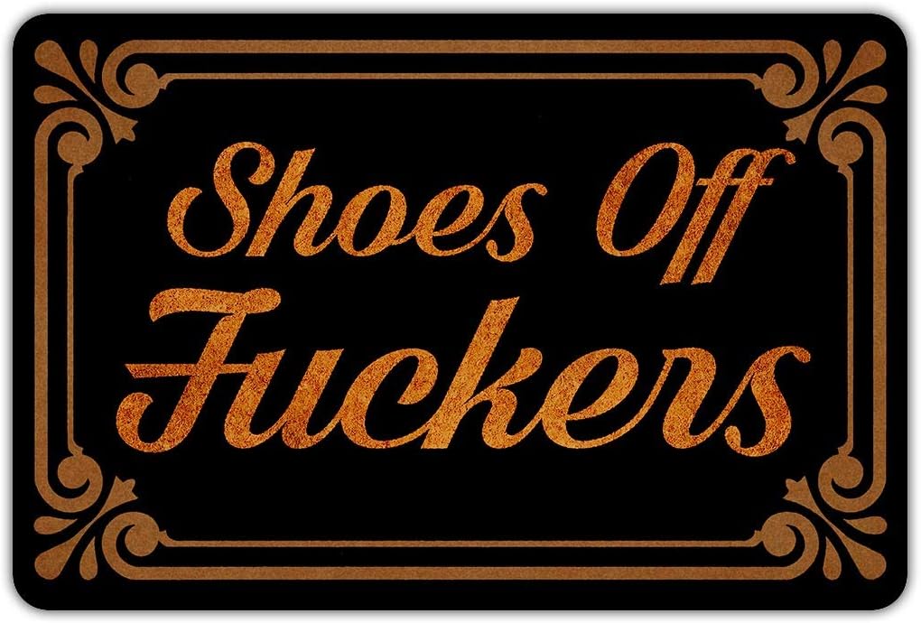 Вывеска welcome. Doormat. Добро пожаловать!. Табличка велком. Обувь перед входом в дом.