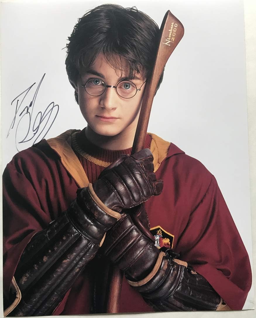 DANIEL RADCLIFFE - Harry Potter AUTOGRAPH Signed 11x14 Photo