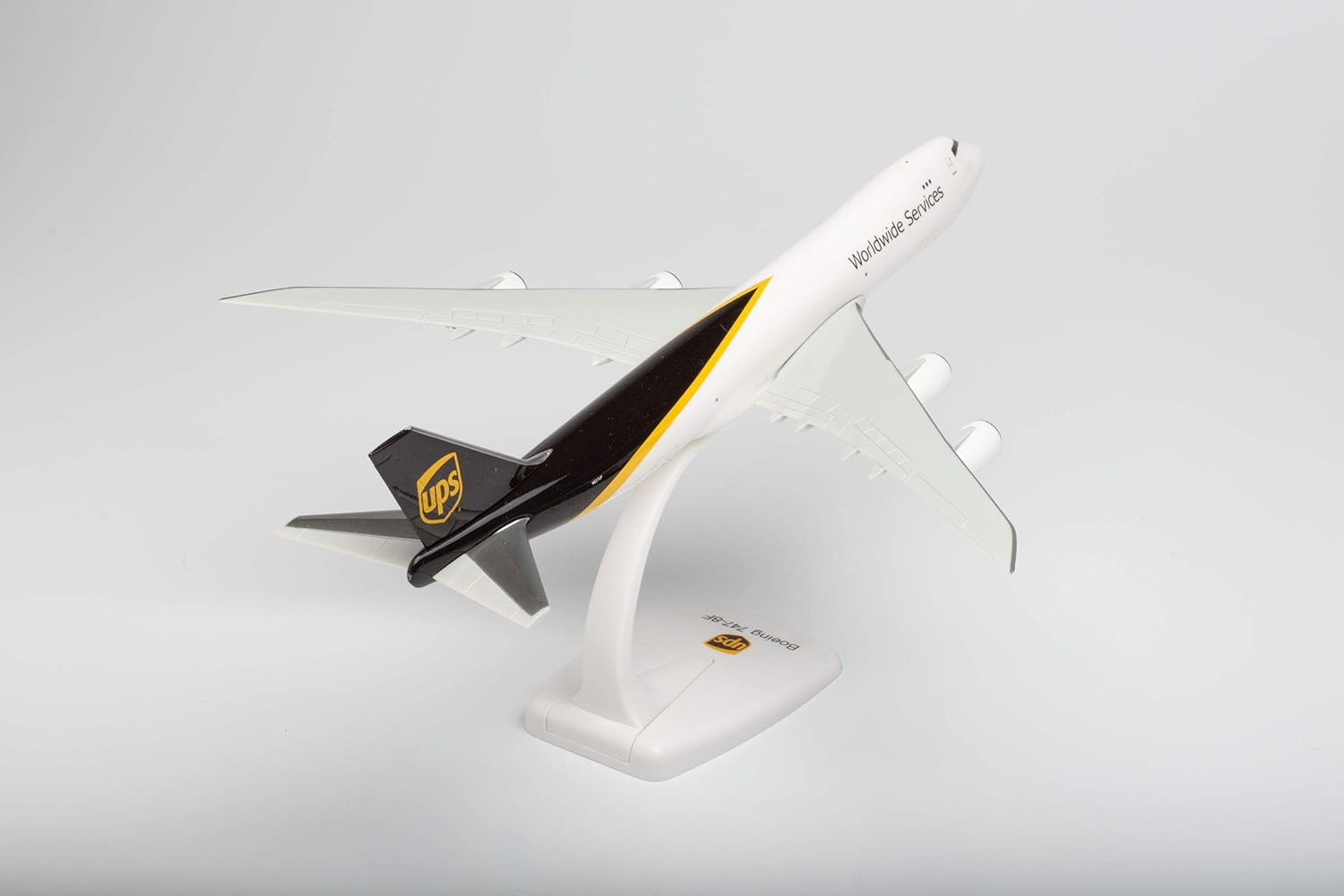 Herpa Snap-Fit airplane model UPS Boeing 747-8F on scale of 1:250, plastic miniature with pedastal, model building, collectors edition - Image 3