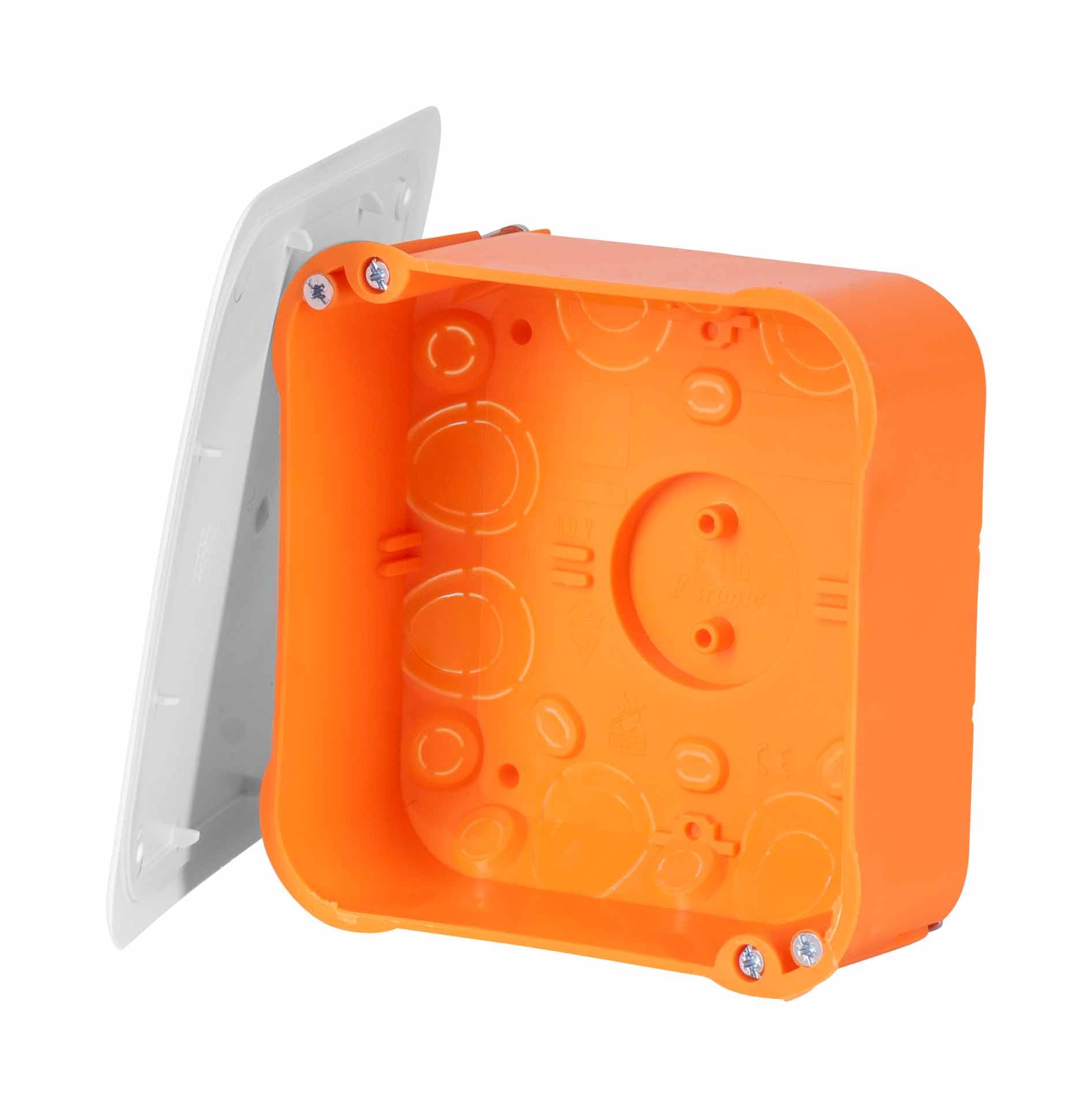 F-TRONIC Cavity Wall Junction Box with Lid, 104 x 104 mm – Crystal