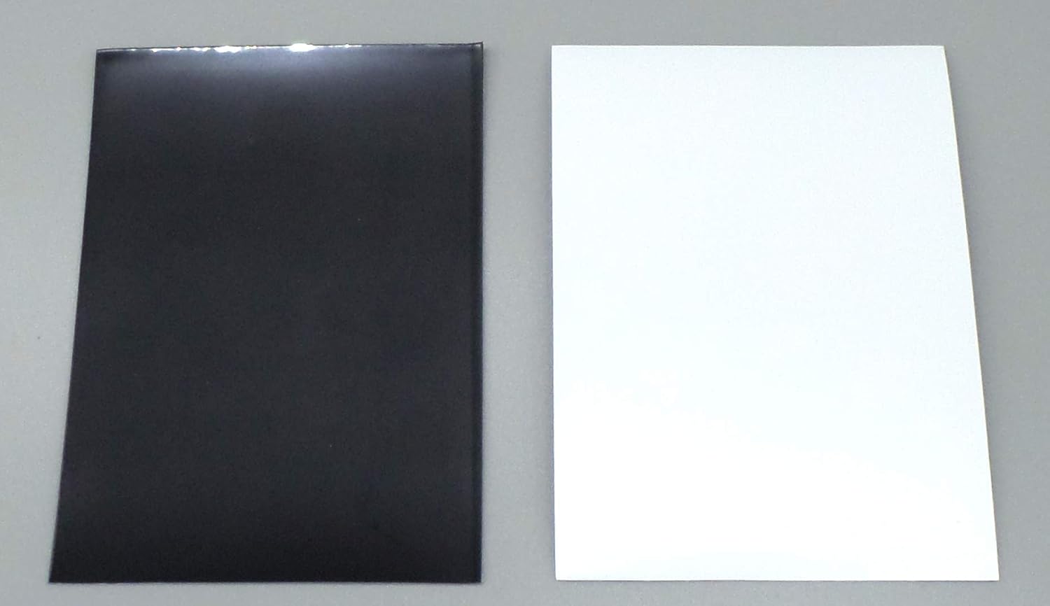 100 Docsmagic.de Premium Bi-Color Card Sleeves Mat White/Black Standard Size 66 x 91, 100 Sleeves - Image 3