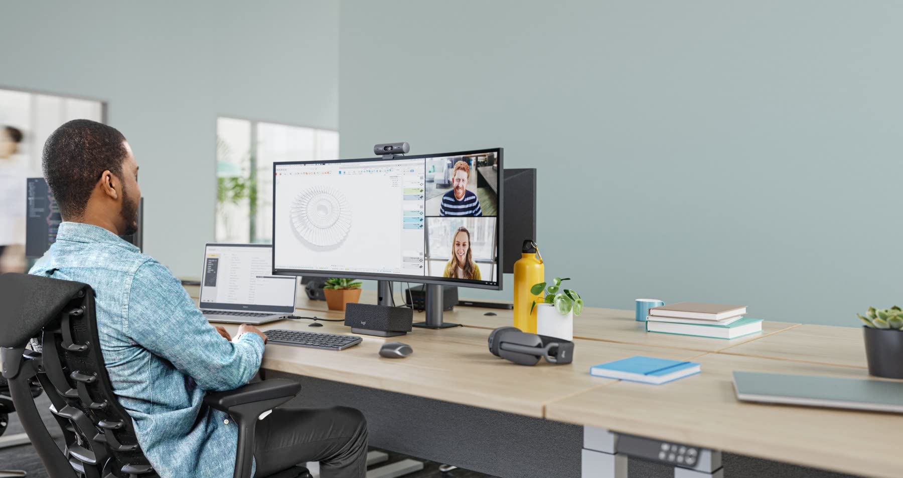 Logitech Brio 505 Full HD Webcam with Auto Light Correction, Auto-Framing, Show Mode, Dual Noise Reduction Mics, Privacy Shutter, Works with Microsoft Teams, Zoom, Google Meet