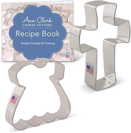 Set Di Formine Per Biscotti A Tema Di Battesimo Prima Comunione 2 Pezzi Ann Clark Cookie Cutters Con Ricettario Vestito E Croce Amazon It Casa E Cucina