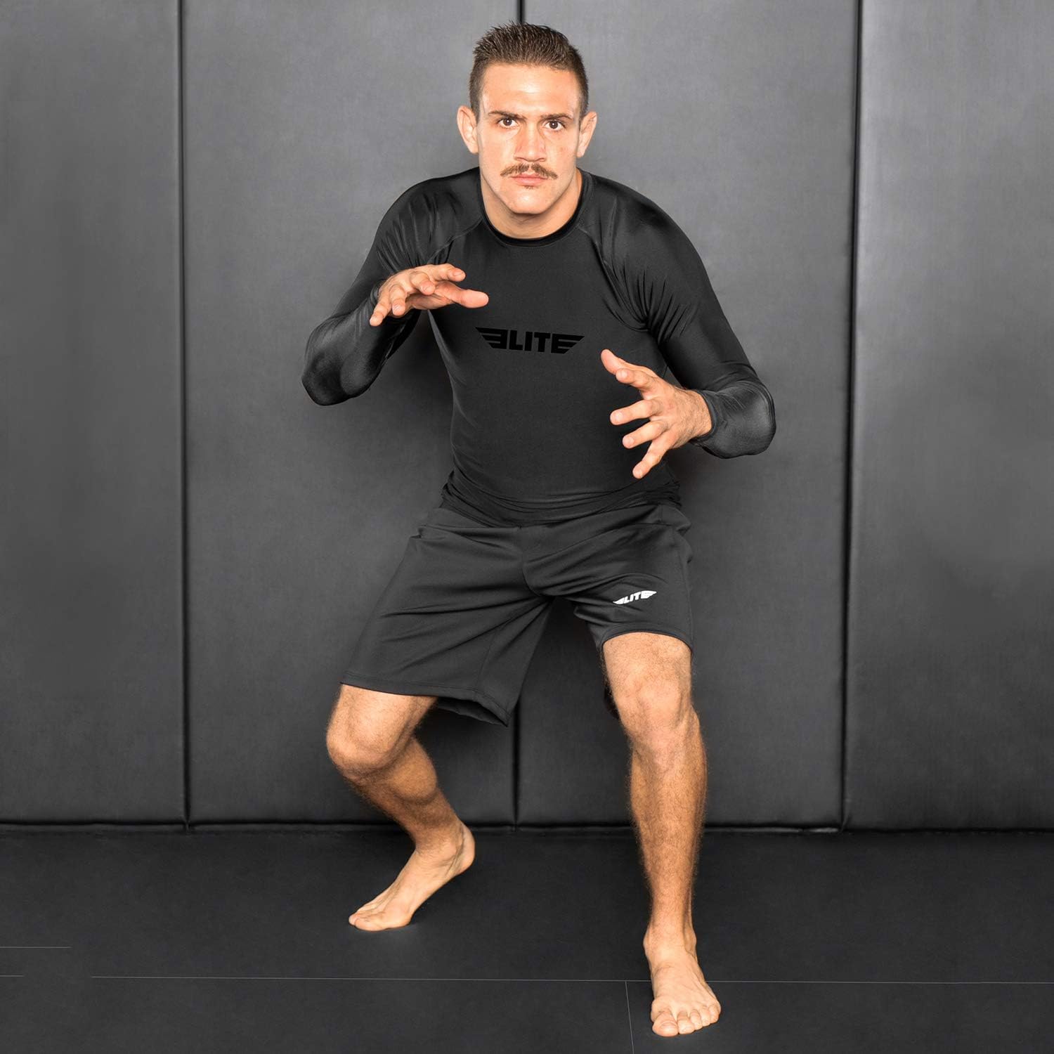 Elite Sports Men's Rash Guard: Clothing