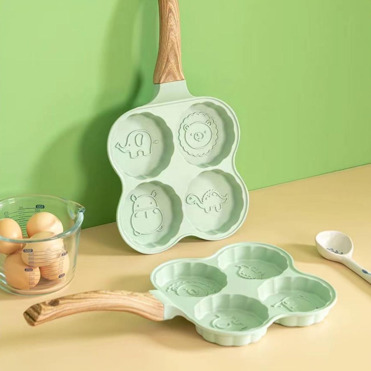 Tissting 4-Cup Omelette Pan, Nonstick Aluminium Quick Heating 4-Hole Egg Frying Pan for Breakfast Pancakes Eggs Burgers, Compact and Versatile for All Stovetops