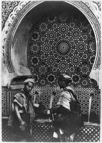 Amazoncom Historicalfindings Photo Fontaine Publique Et