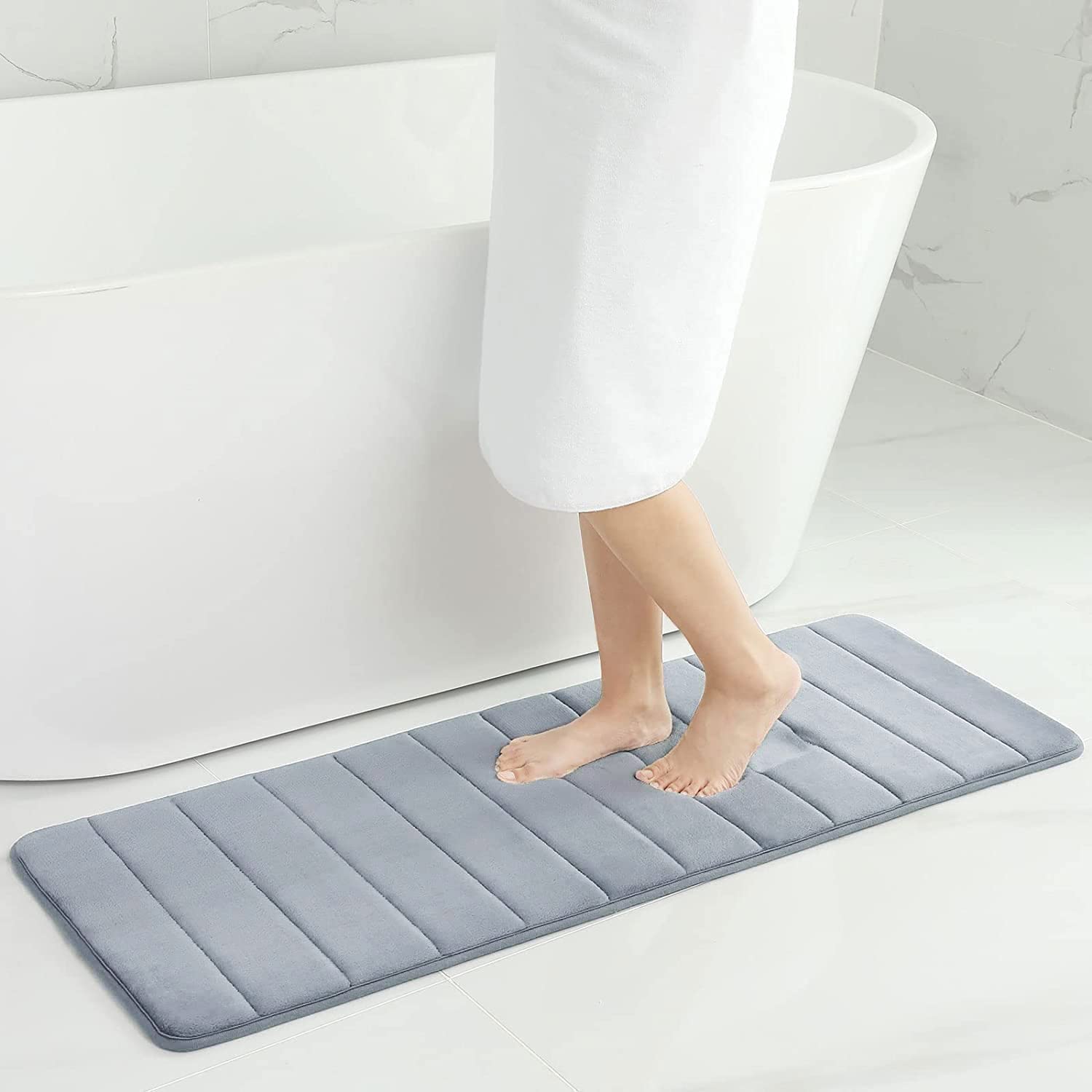 smiry Memory Foam Bath Mat, 40 x 120 cm, Extra Soft Non-Slip Bathroom Mat Runner, Super Absorbent Long Bath Mats for Bathroom Floor Machine-Washable Dry Bath Rug Foot Mat, Light Grey