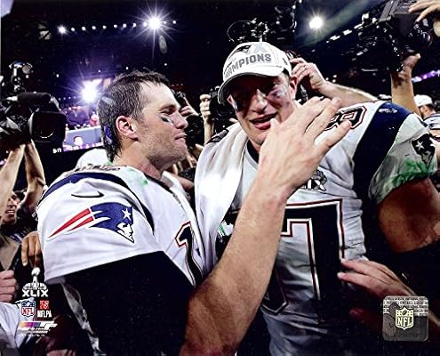 Amazon Com New England Patriots Tom Brady And Rob Gronkowski Moments After Super Bowl Xlix 49 8x10 Photo Picture Sports Collectibles