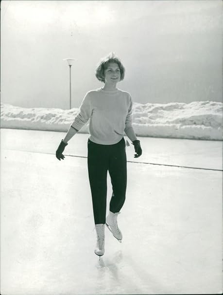 Amazon De Vintage Foto Von Brigitte Bardot Schwester Geniessen Auf Einem Urlaub In Italien