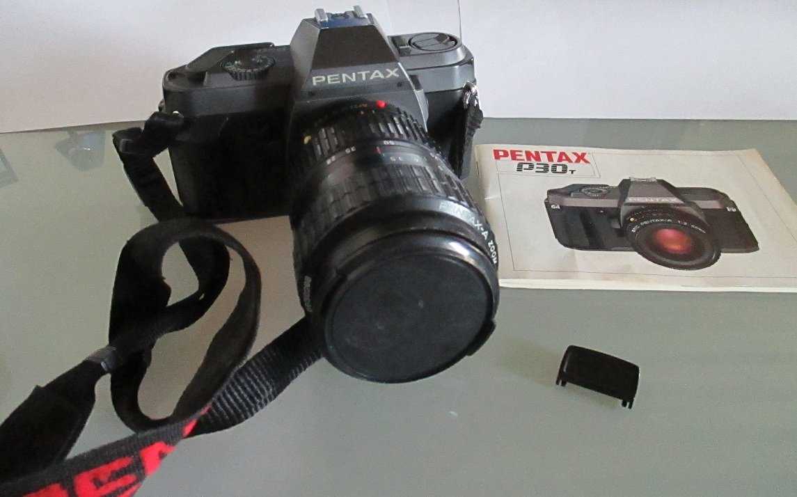 Cámara reflex Pentax P30T con zoon 35-80, flax y complementos ...