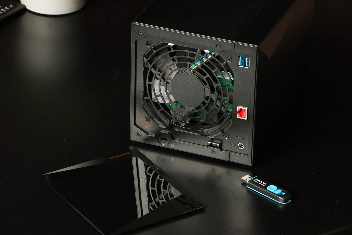 Asustor Drivestor 4 Pro AS3304T - 4 Bay NAS, 1.4GHz Quad Core, 2.5GbE Port, 2GB RAM DDR4, Network Attached Storage (Diskless)