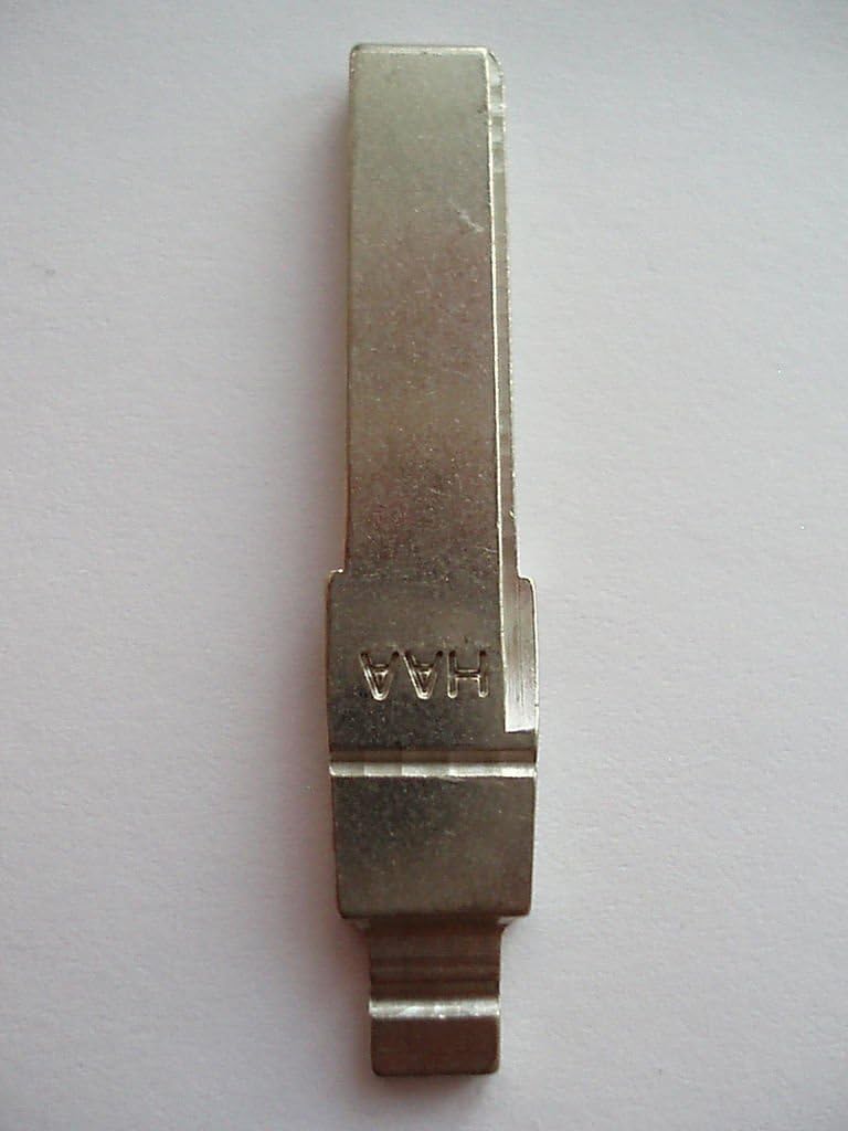 Remotefobcentre 320923547101 Uncut Flip Key Blade
