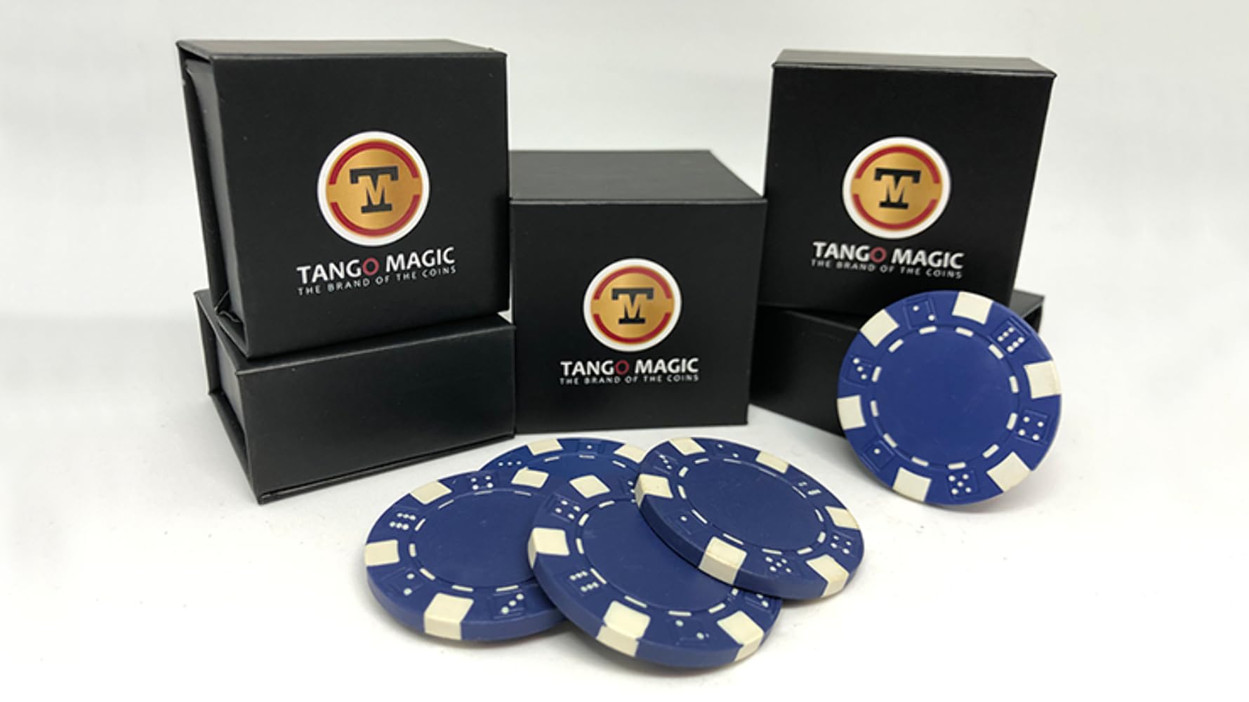 Magic Trick | Expanded Shell Poker Chip Blue plus 4 Regular Chips (PK001B) by Tango Magic | Gambling โ image 1
