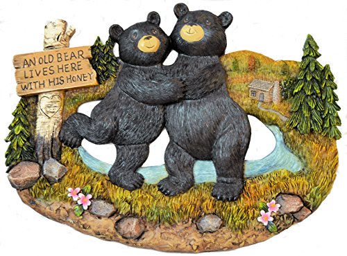 Pine Ridge Black Bear Home Decor Wall Decor, An Old Bear Lives Here with His Honey Wood-Like Plaque, Rustic Indoor Outdoor Wall Signs with Hanging Hook