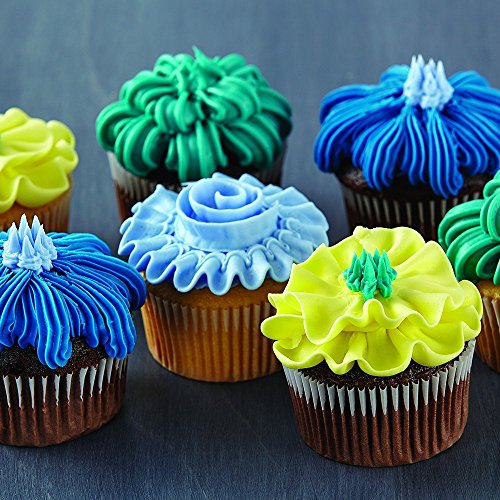 Wilton 46 Piece Deluxe Cake Decorating Set Cake