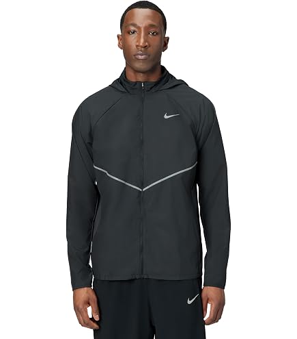 Amazon.com: Nike Storm-FIT ADV Run Division Men's Running Jacket