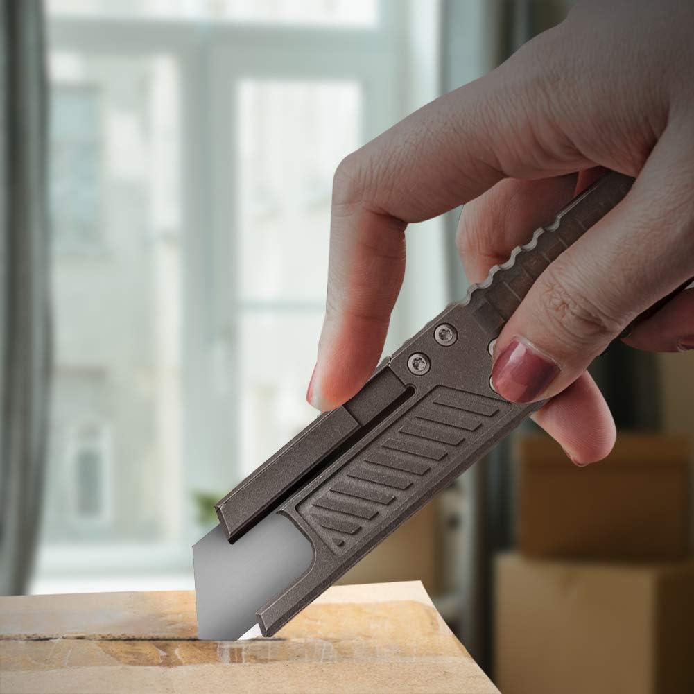 30Pack Heavy Duty Utility Knife Blades SK5 Steel Standard Size Utility Knife Replacement Blades with Storage Box: Home Improvement