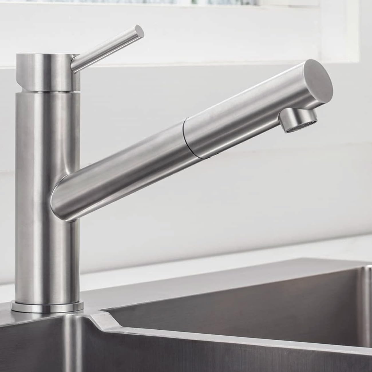 ONECE Kitchen Tap Extendible Brushed Stainless Steel, High Pressure Tap Kitchen with Single Water Jet, 150° Rotatable Sink Mixer Tap, Matt